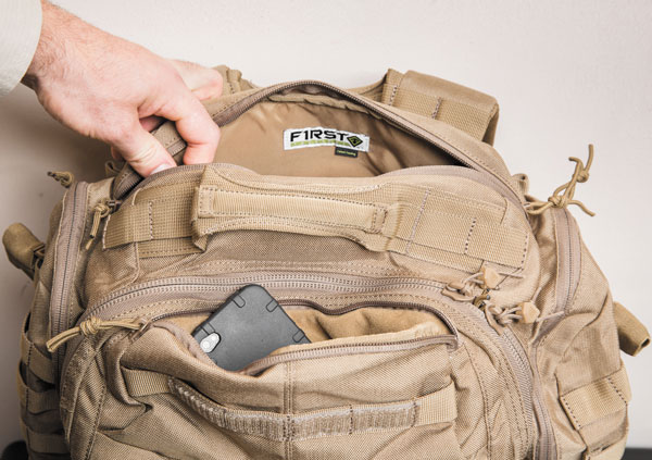  Между спинкой рюкзака и основным отделением находится отсек с системой Hang Thru™, дающей возможность совмещения рюкзака и чехла для оружия. передняя часть кармана рюкзака вмещает блокнот формата А5